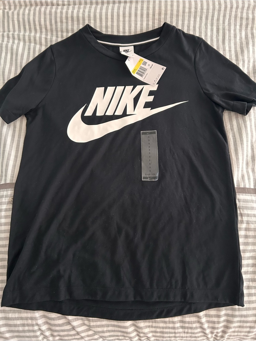 Nike Black Short-Sleeve Tee size SMALL